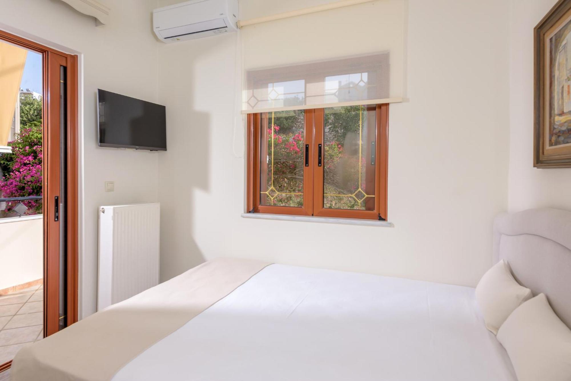 Villa Araucaria - Private Pool, Jacuzzi, Sea View Rethymno  Екстер'єр фото
